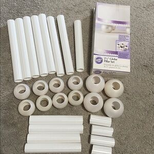Wilton Globe Pillar Sets 28 Pieces Cake Decorating Wedding Cakes